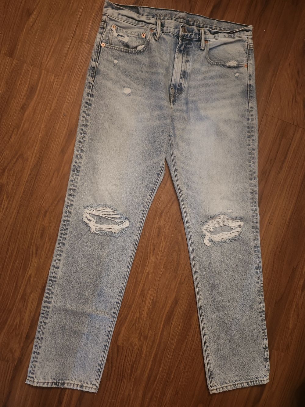 Light Wash Distressed Men’s Jeans